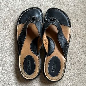 Born sandals